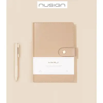 Корица на „Бележник с копче Nusign NS299, А5, 120 л., линиран шамоа офсет 80 г, корица ECO кожа, бежов"