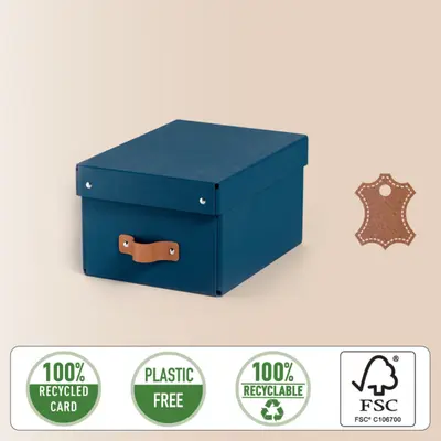 Корица на „Кутия за съхранение LEITZ Puro, с капак, small, 200х150х280 мм, рециклиран картон, синя"