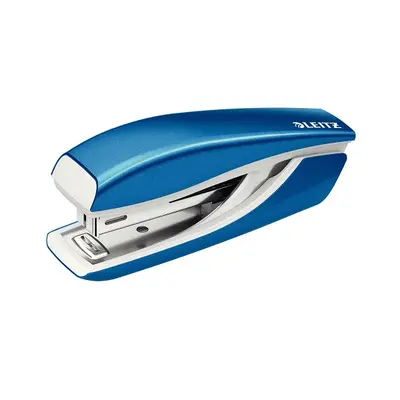 Корица на „Телбод LEITZ WOW, мини, за 10 л.(80 г), 29х43х98 мм, телчета 10/4, пластмаса + метал, син металик"
