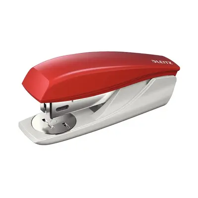 Корица на „Телбод LEITZ 5501 Nexxt, за 25 л.(80 г), 35х51х121 мм, телчета 24(26)/6, пластмаса + метал, червен"