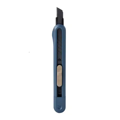 Корица на „Макетен нож Nusign Classic ENS063, SK5, 196х56х24 мм, черно острие 9 мм, метален водач, син"